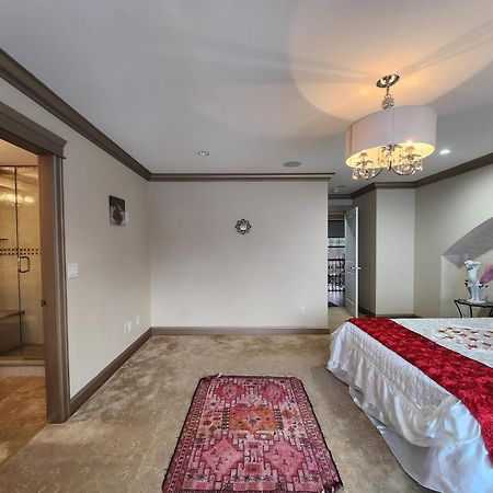Empress Madani Palace Hotel Surrey Buitenkant foto