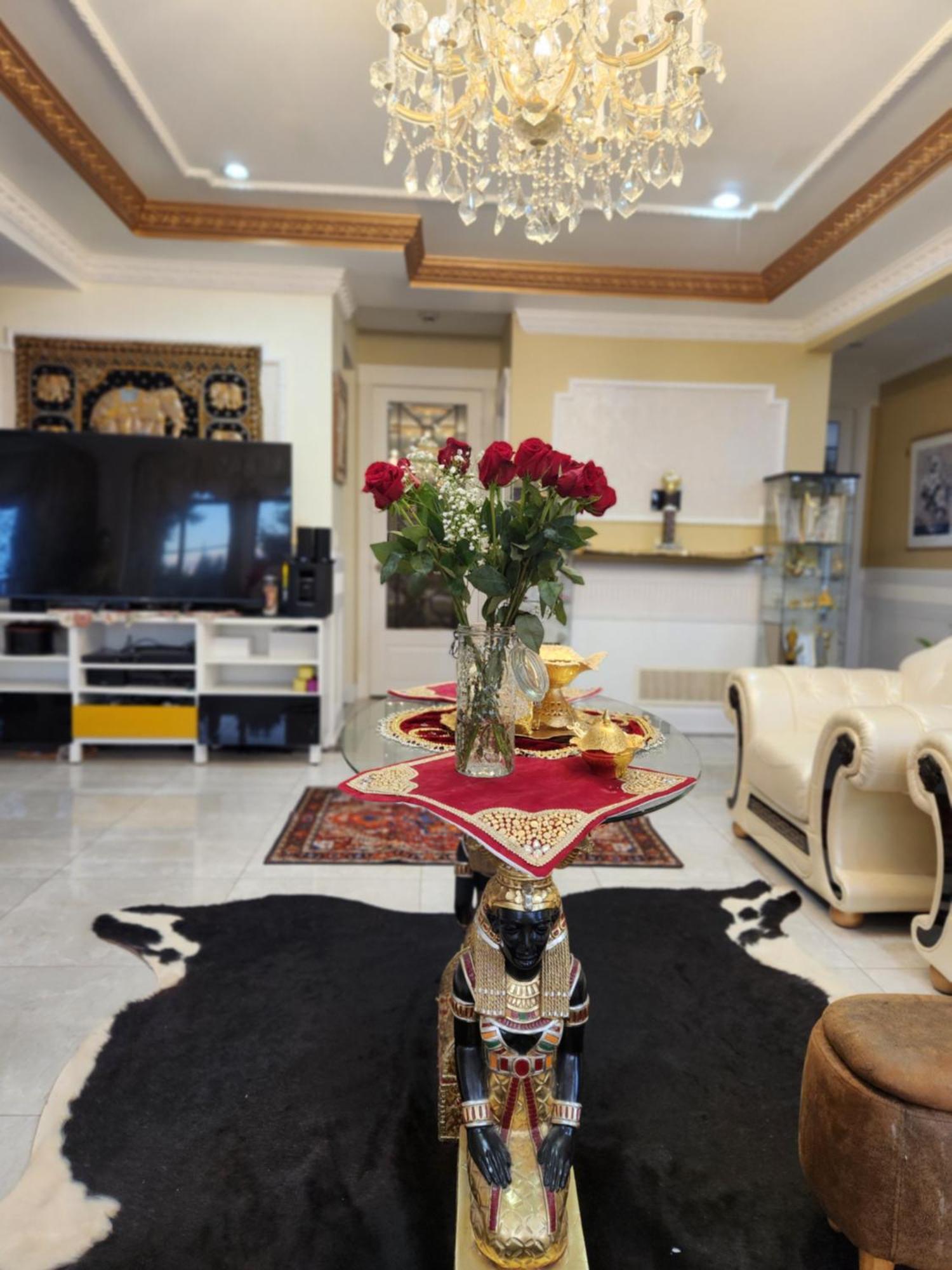 Empress Madani Palace Hotel Surrey Buitenkant foto